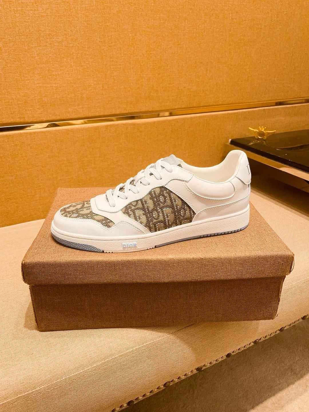 Men's shoes 💰 420💰【Dior】🔥 High-end men's shoes brand official website 1:1 latest masterpiece: the upper is made of Italian imported first-layer cowhide with a comfortable and breathable lining➕original non-slip and wear-resistant outsole🔥, making walking more convenient and comfortable! An exclusive new model, a stunning work, a beautiful 1:1 replica [color] compared to the official quality! Create a fashionable personality to set off your uniqueness! A must-have for trendy men! Classic🔥Size: 38-44 Color: 🔥Multiple colors available🔥.